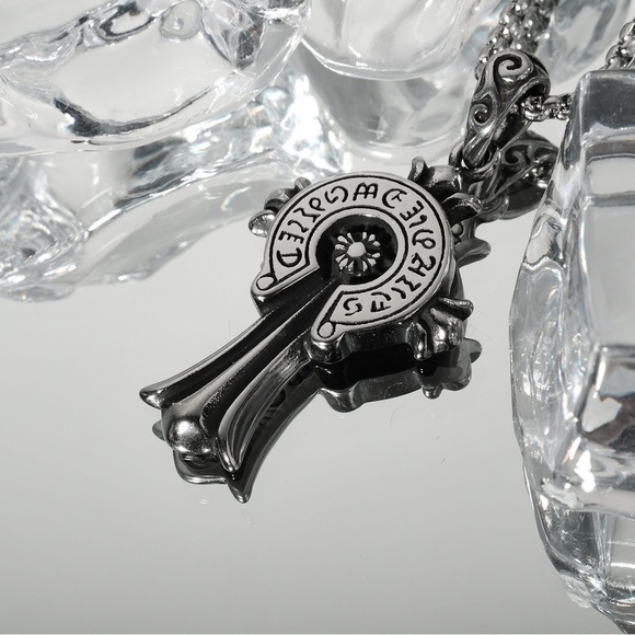 Necklace - Picture 2 of 2